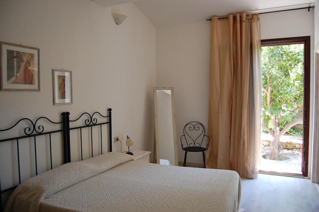 Bed and Breakfast Andrea E Valentina S'archittu Cuglieri Zimmer foto